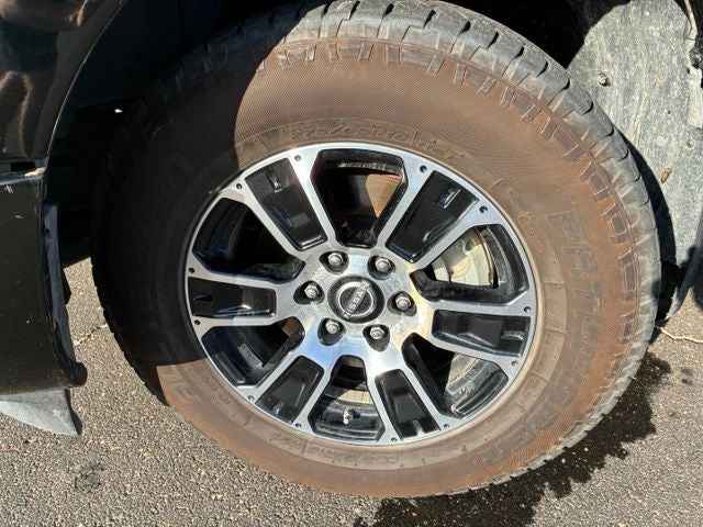 2023 Nissan Titan SV