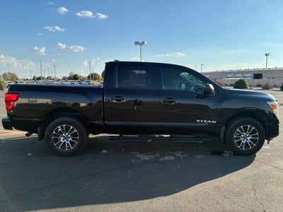 2023 Nissan Titan SV