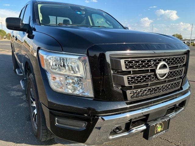 2023 Nissan Titan SV