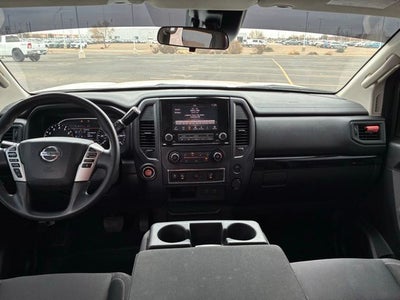 2022 Nissan Titan SV