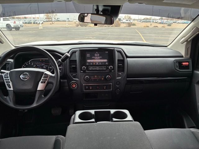 2022 Nissan Titan SV