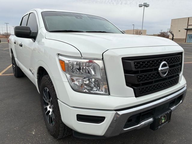 2022 Nissan Titan SV