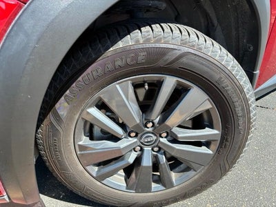 2024 Nissan Pathfinder SV