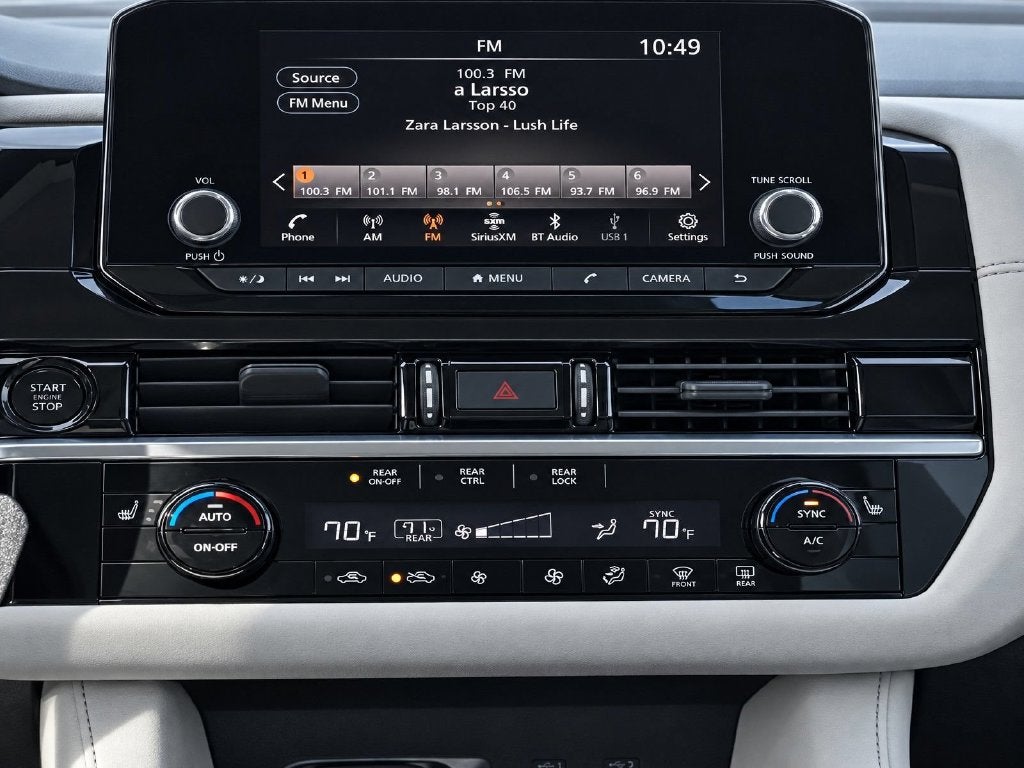 2025 Nissan Pathfinder SV