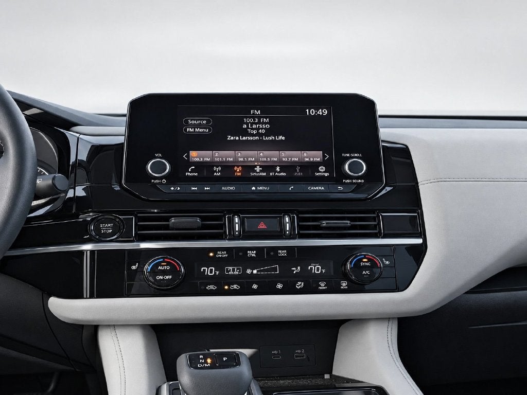 2025 Nissan Pathfinder SV