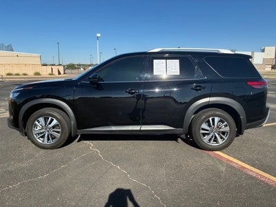 2024 Nissan Pathfinder SL