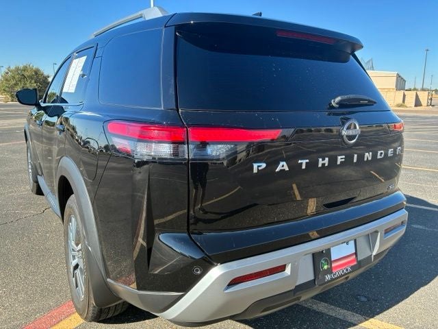 2024 Nissan Pathfinder SL