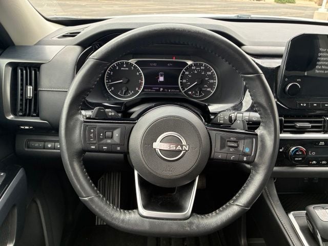 2022 Nissan Pathfinder SL