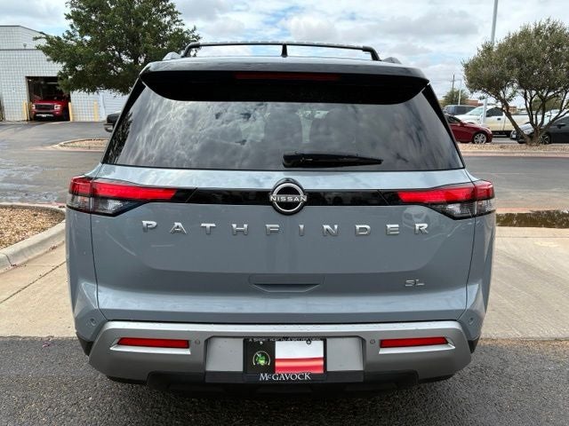 2022 Nissan Pathfinder SL