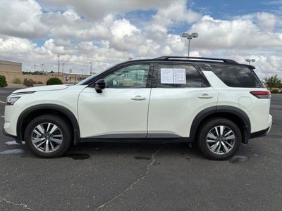 2024 Nissan Pathfinder SL