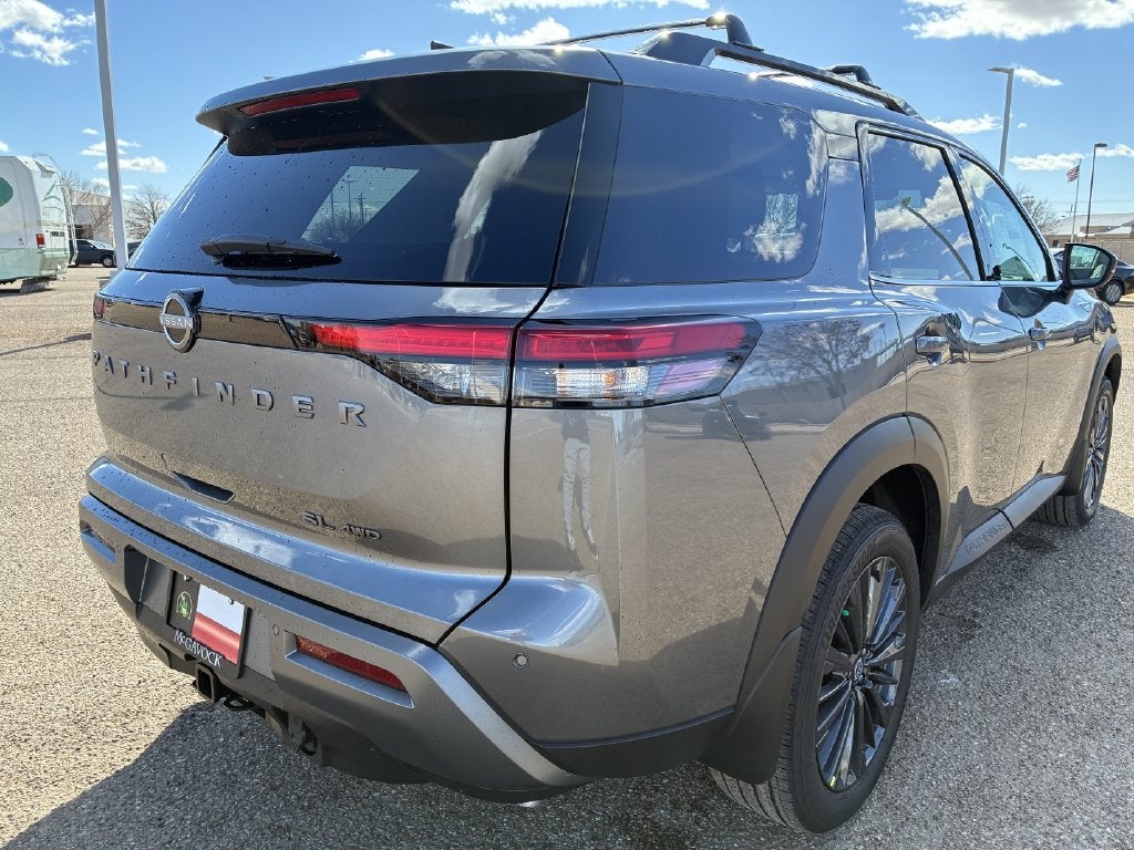 2026 Nissan Pathfinder SL