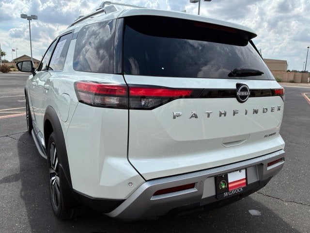 2023 Nissan Pathfinder Platinum