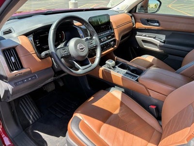 2023 Nissan Pathfinder Platinum