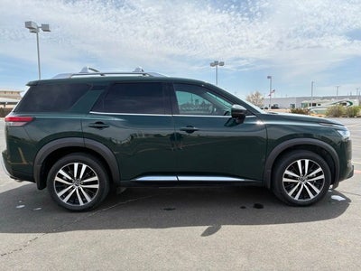 2023 Nissan Pathfinder Platinum