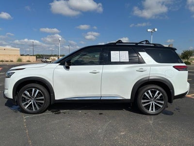 2025 Nissan Pathfinder Platinum