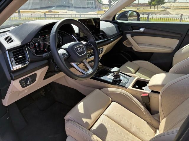 2023 Audi Q5 45 S line Premium quattro