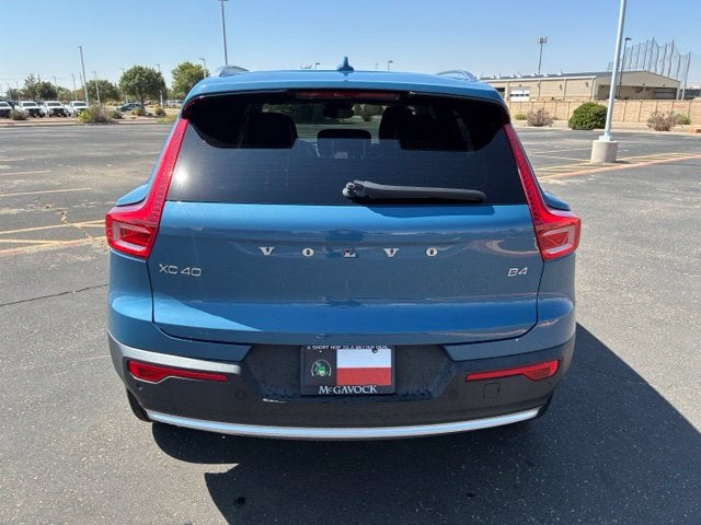 2023 Volvo XC40 B4 Core