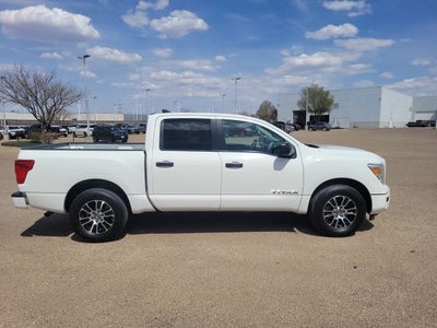 2022 Nissan Titan SV