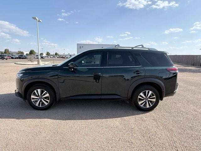 2024 Nissan Pathfinder SL