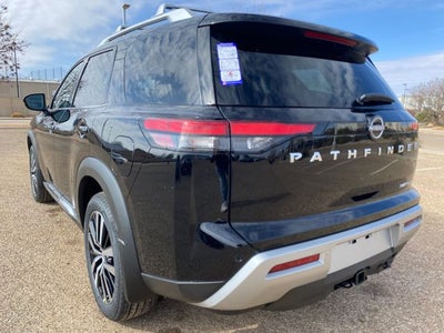 2025 Nissan Pathfinder Platinum