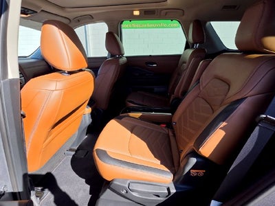 2023 Nissan Pathfinder Platinum