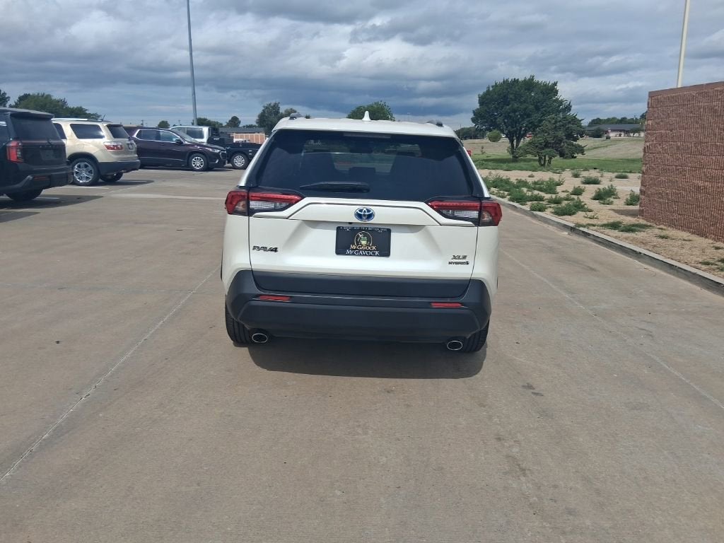 2022 Toyota RAV4 Hybrid XLE Premium