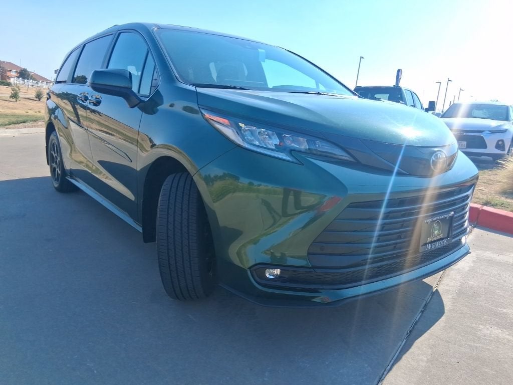 2026 Toyota Sienna Woodland Edition